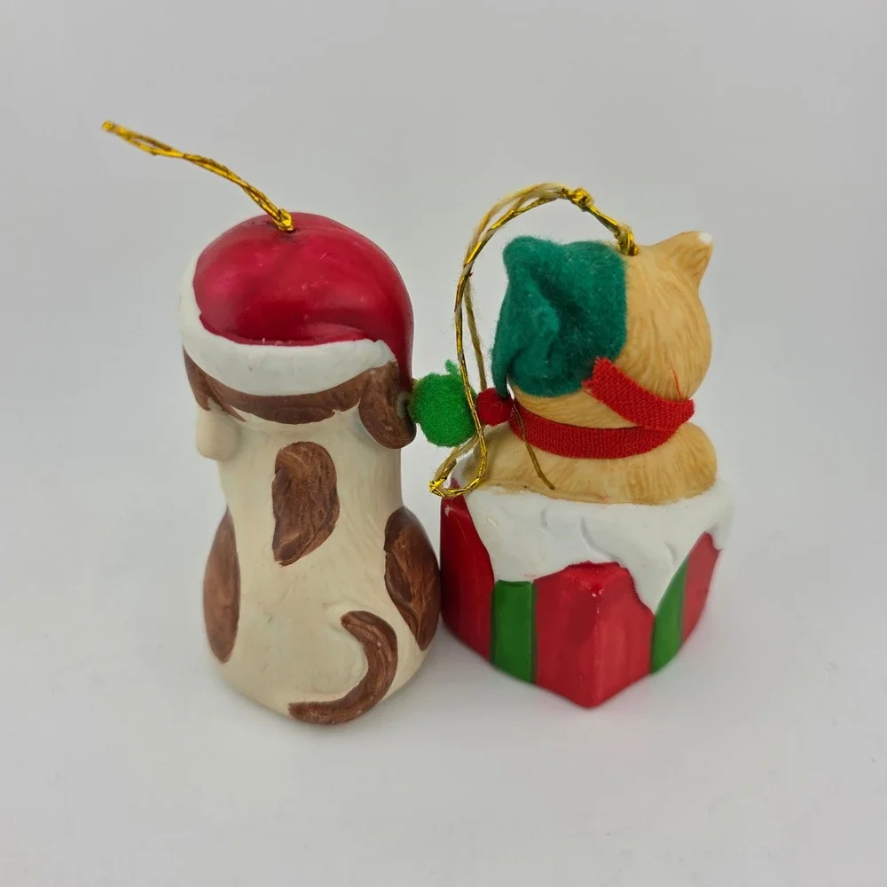 Giftco Cat‎ Gift Box Puppy Santa Hat 1986 Porcelain Bell Christmas Ornaments VTG